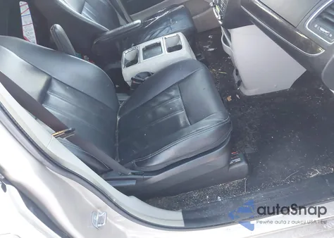 2014 Chrysler Town & Country Touring z USA, uszkodzony, nr VIN 2C4RC1BG0ER397463